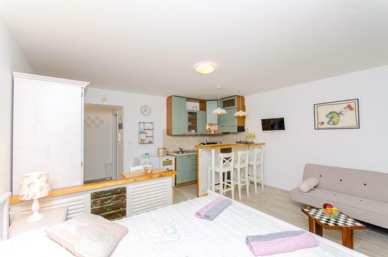 Apartment Hello Love Сплит Екстериор снимка